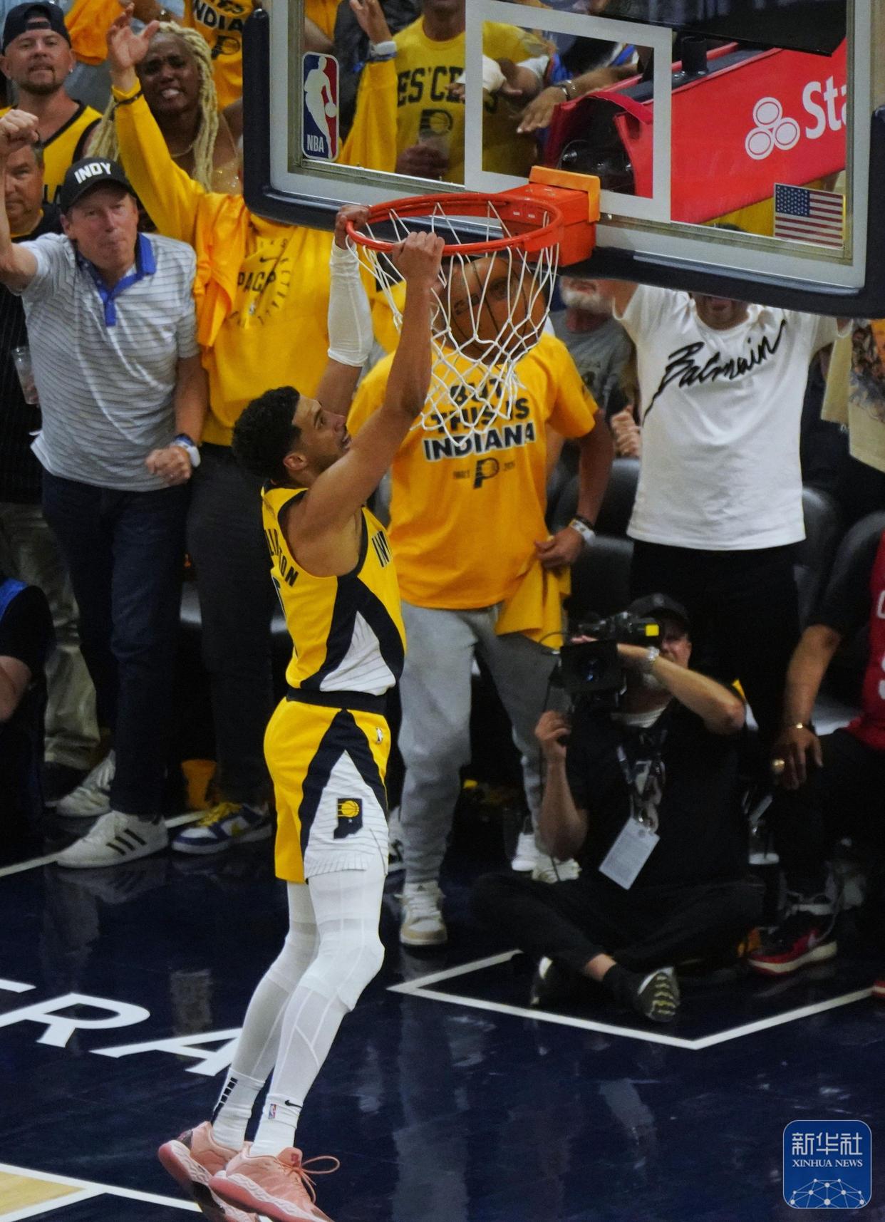 印第安纳步行者发布备战花絮,集结日门线救险,中超任务艰巨,轮换策略成焦点 印第安纳步行者发布备战花絮,集结日门线救险,中超任务艰巨,轮换策略成焦点